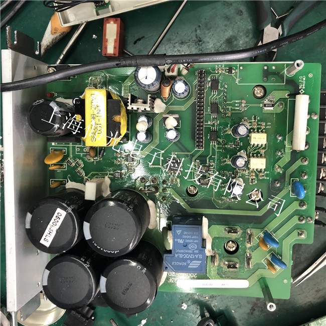 西林變頻器上電報(bào)警PLU故障