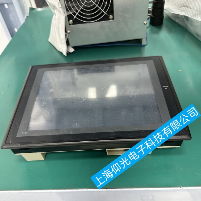 佛山歐姆龍觸摸屏NB10W-TW01B圖像上又雜亂的條紋故障維修服務中心